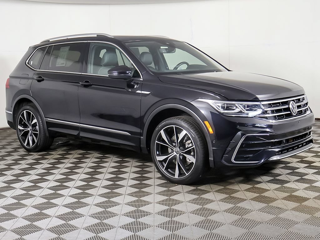 Used 2023 Volkswagen Tiguan SEL R-Line AWD/4WD image 2