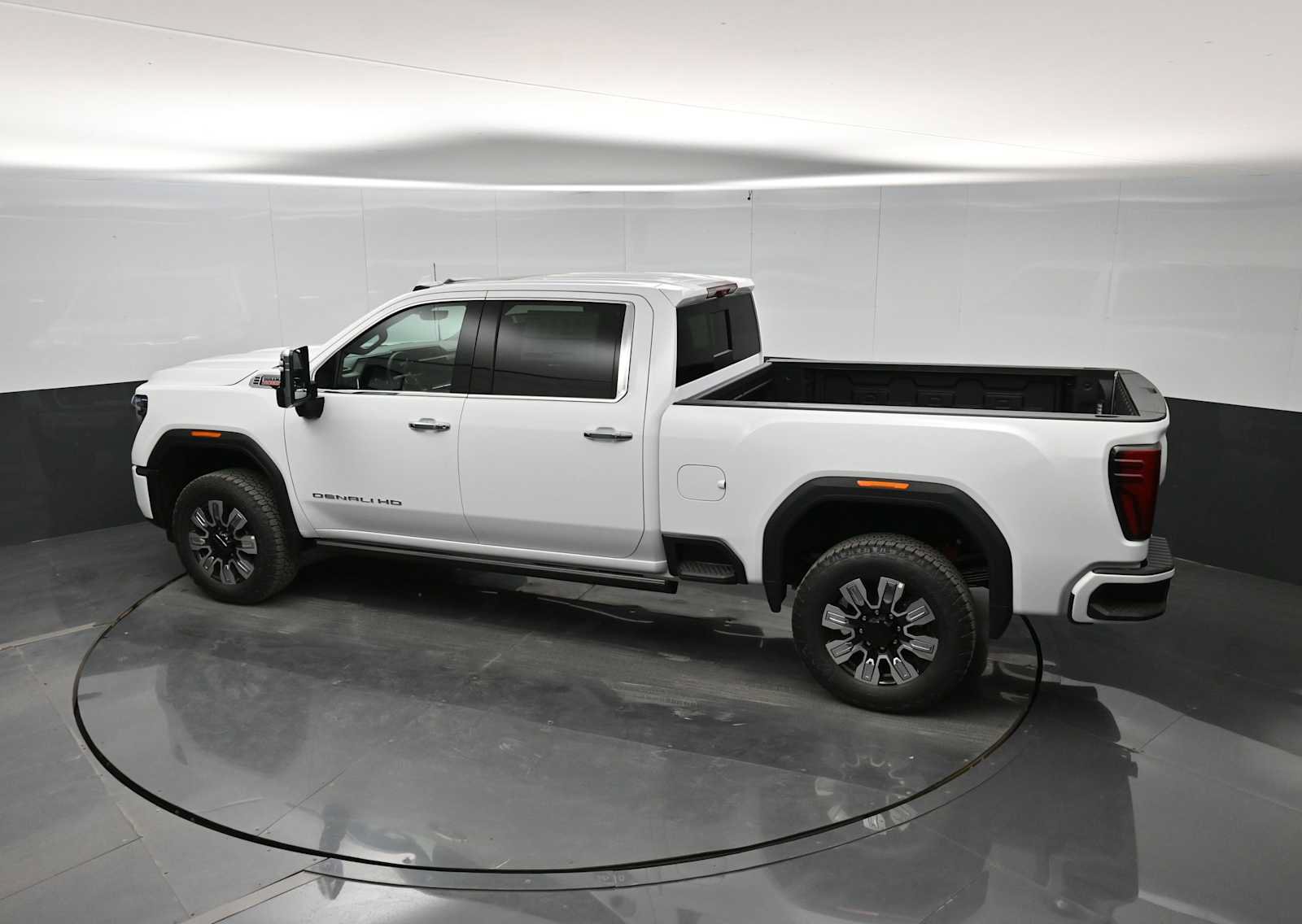 New 2026 GMC Sierra 2500 Denali w/ Denali Reserve Package AWD/4WD image 30