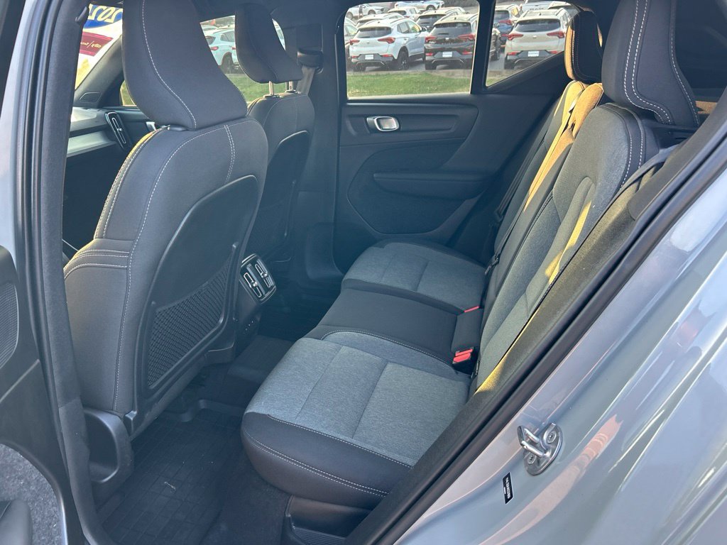 Used 2024 Volvo XC40 B5 Core AWD/4WD image 10