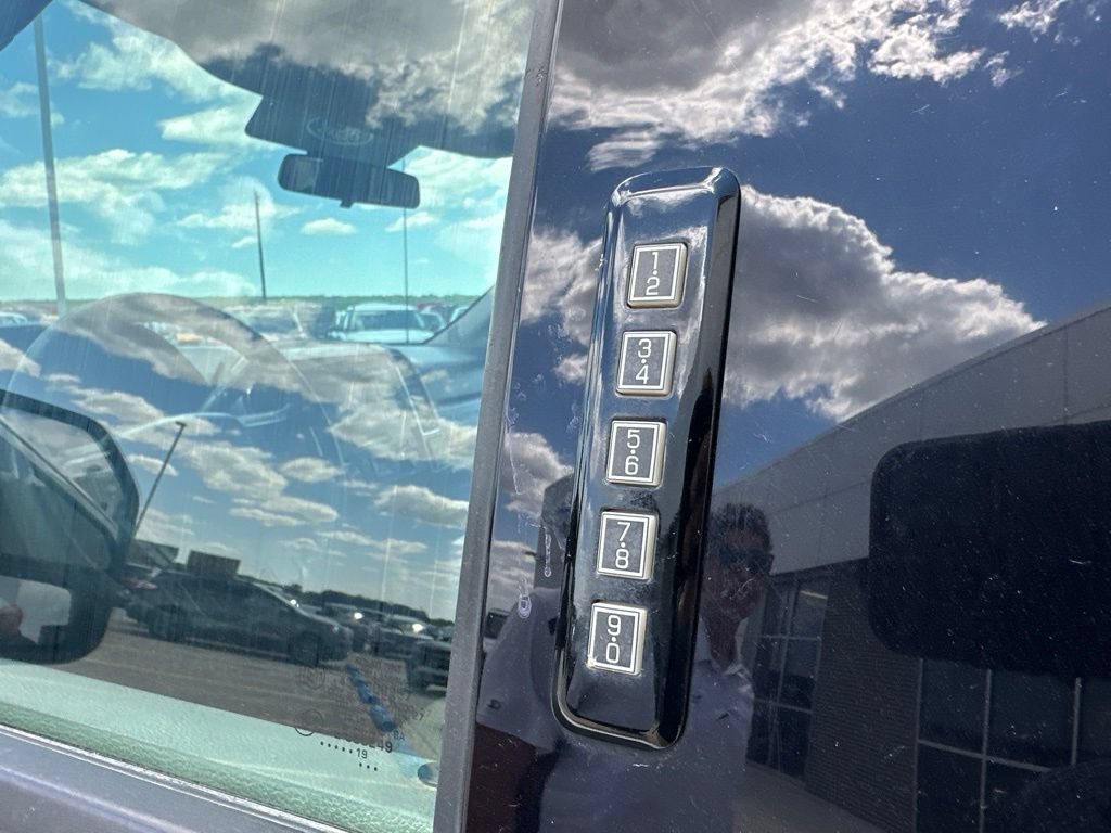Used 2019 Ford F250 XLT AWD/4WD image 13
