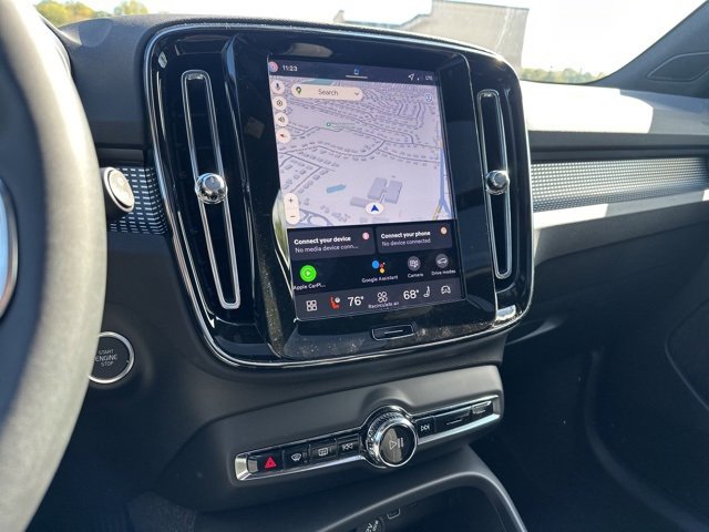 New 2026 Volvo XC40 B5 Ultra w/ Climate Package image 15