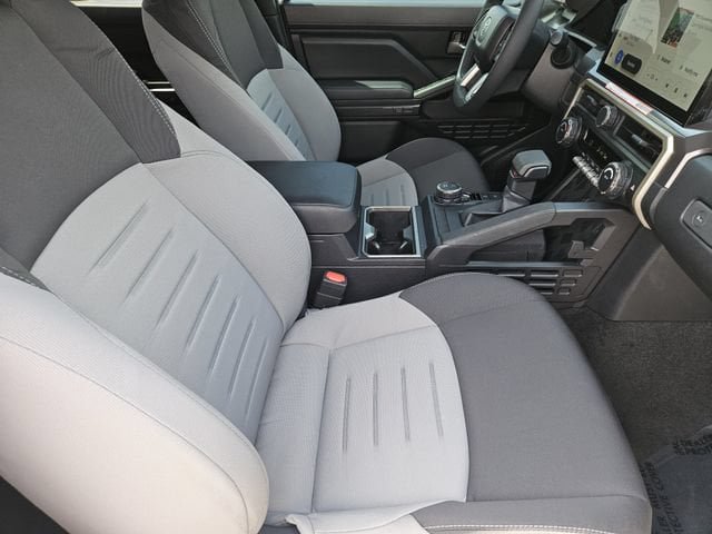 Used 2025 Toyota Tacoma TRD Sport AWD/4WD image 15