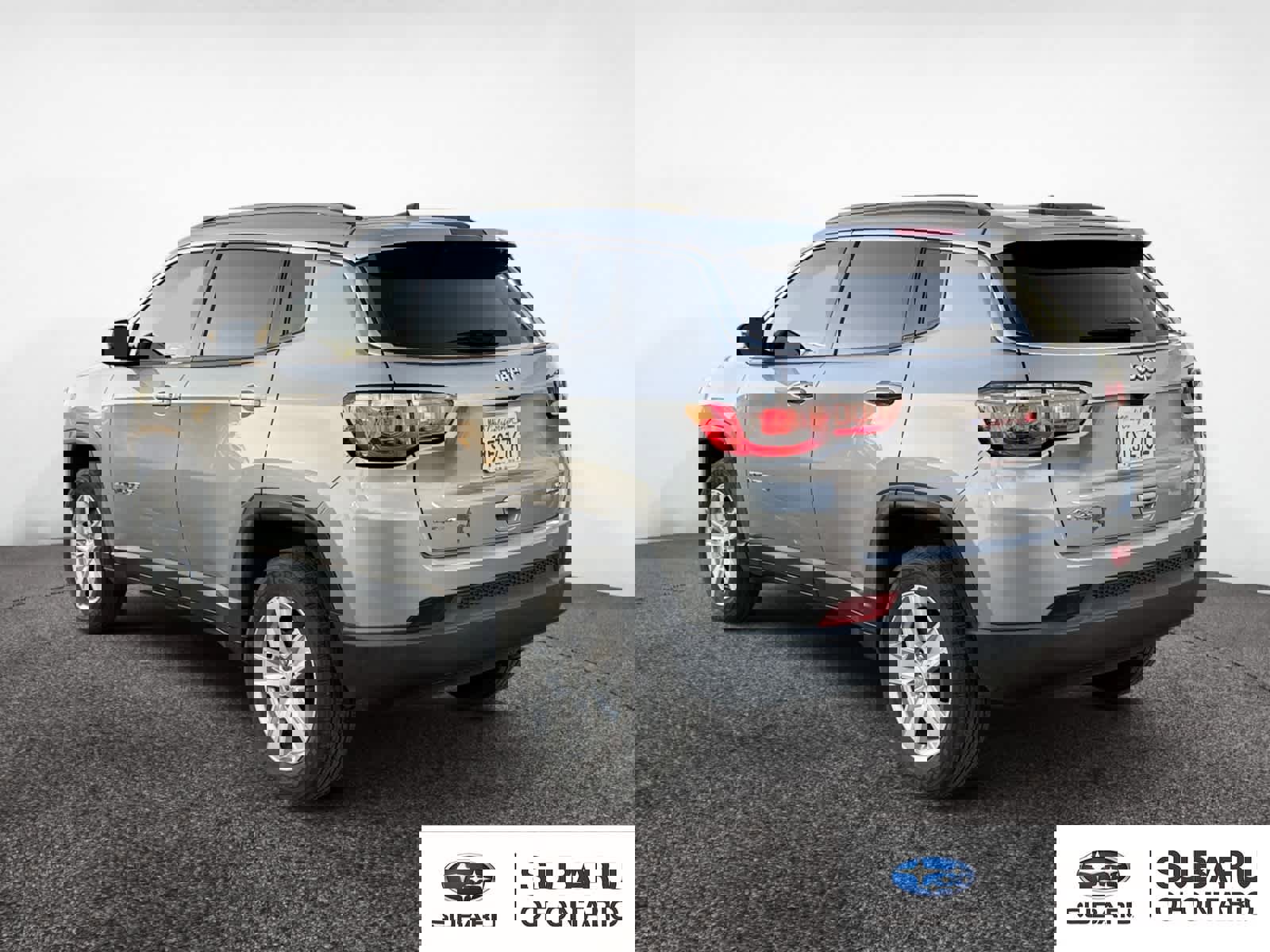 Used 2022 Jeep Compass Latitude image 3