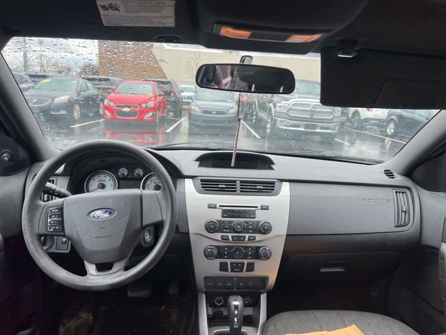 Used 2011 Ford Focus SE image 9
