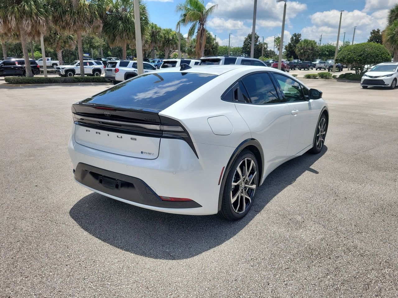 New 2026 Toyota Prius Plug-In Hybrid FWD image 3