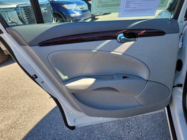 Used 2011 Buick Lucerne CXL image 14