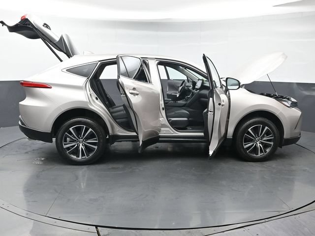 Used 2024 Toyota Venza LE AWD/4WD image 55