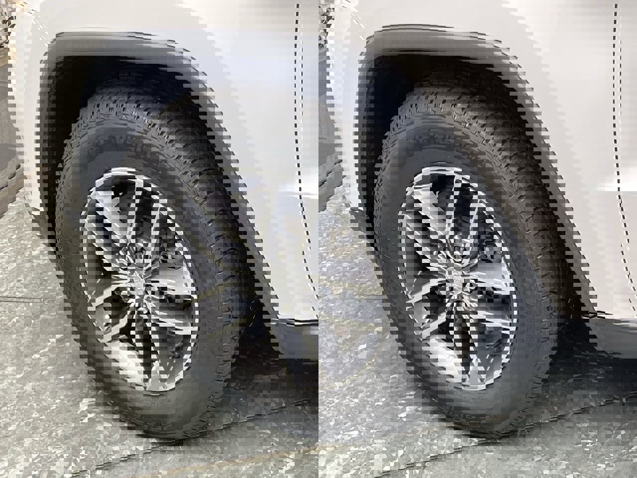 Used 2018 Jeep Grand Cherokee Limited image 33