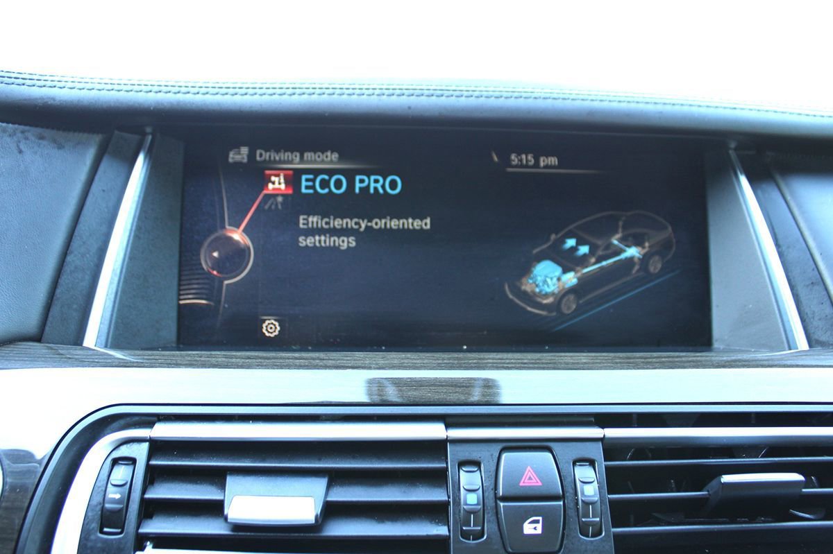 Used 2015 BMW 750Li RWD image 26