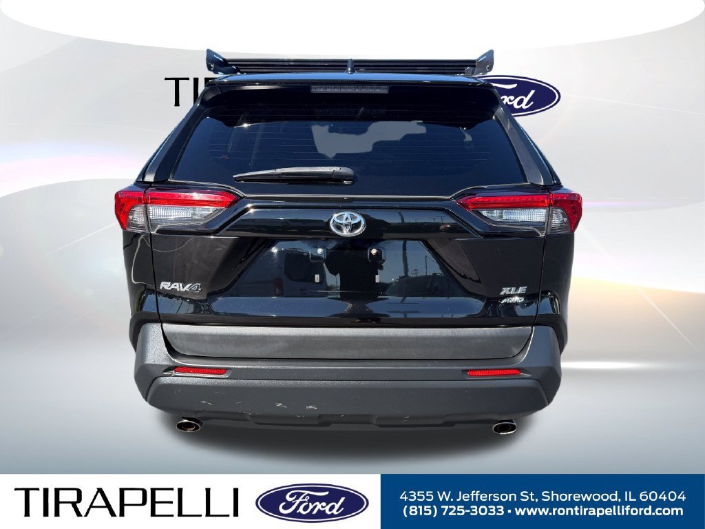 Used 2021 Toyota RAV4 XLE AWD/4WD image 9