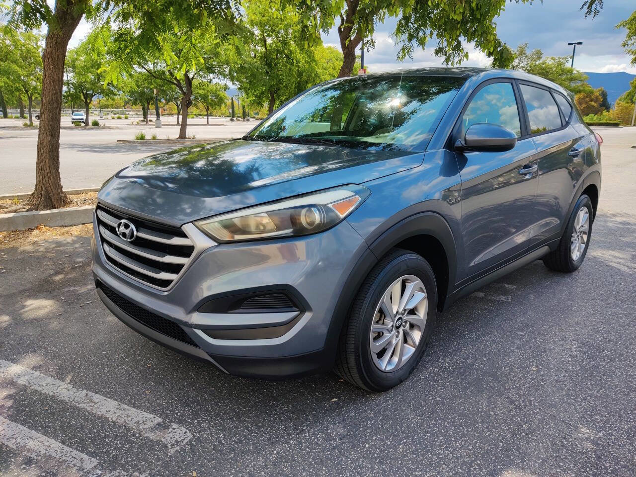 Used 2017 Hyundai Tucson SE image 1