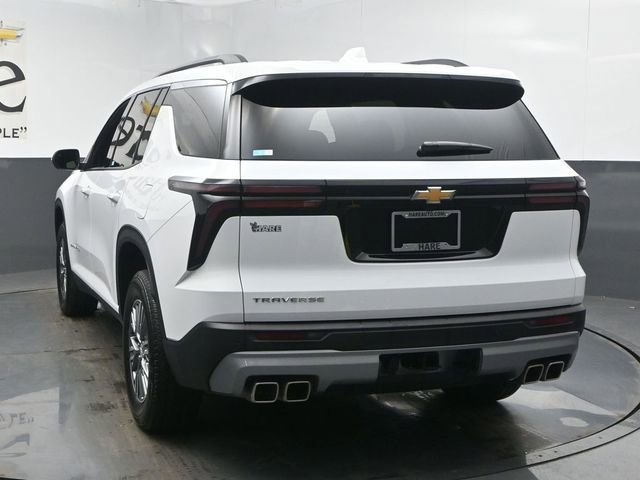 Used 2025 Chevrolet Traverse LT image 36