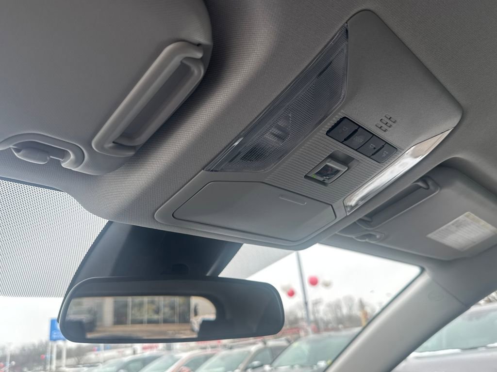 Used 2025 Toyota RAV4 XLE image 30