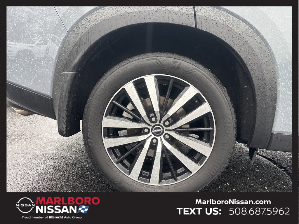 Certified 2025 Nissan Pathfinder Platinum w/ Cargo Package image 9