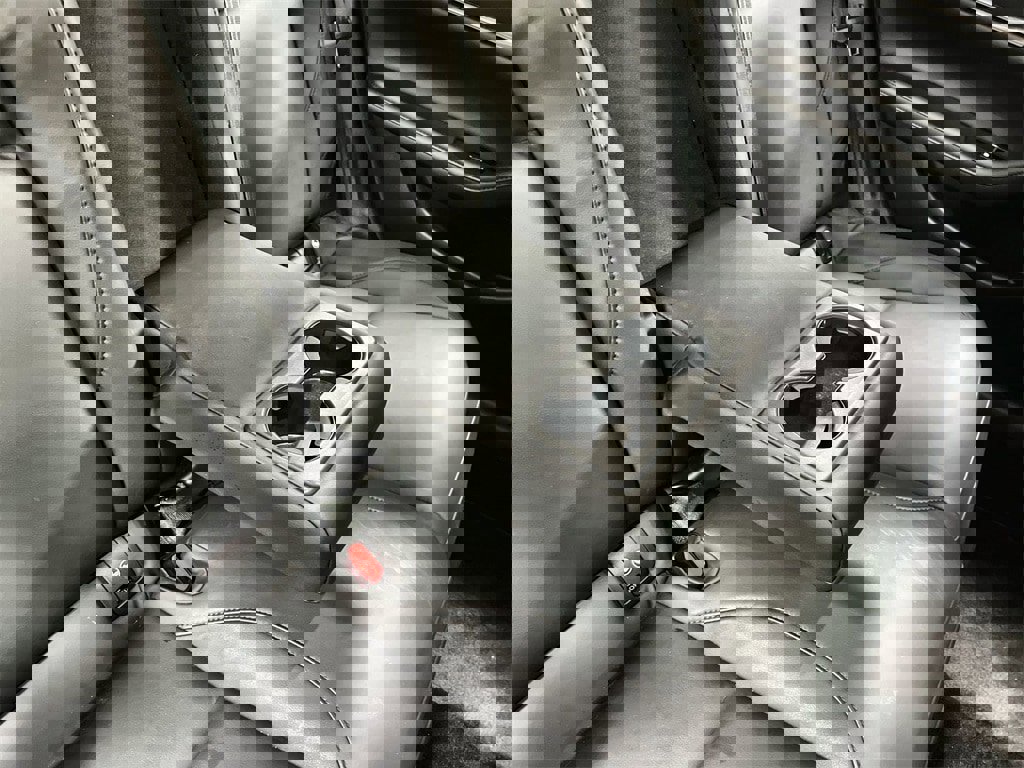 Used 2022 MAZDA MAZDA3 s image 22