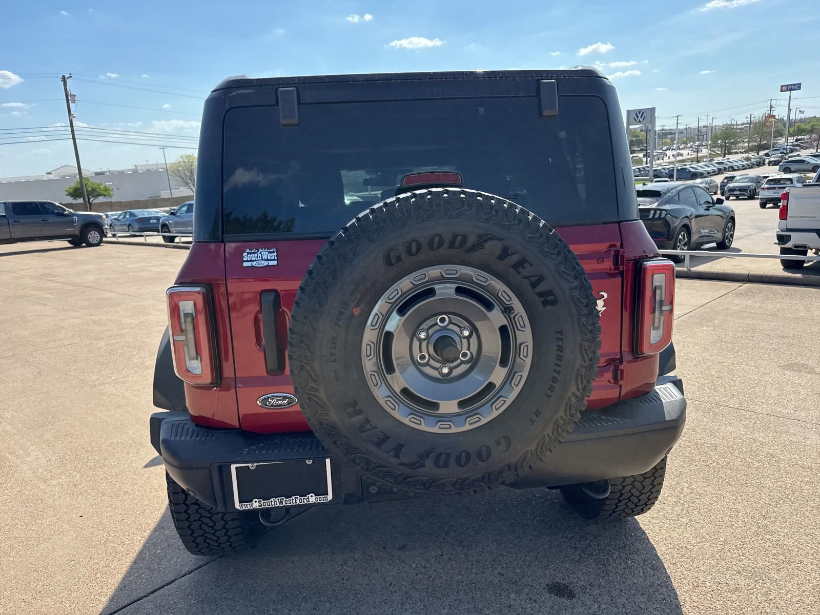 Used 2025 Ford Bronco Badlands image 6