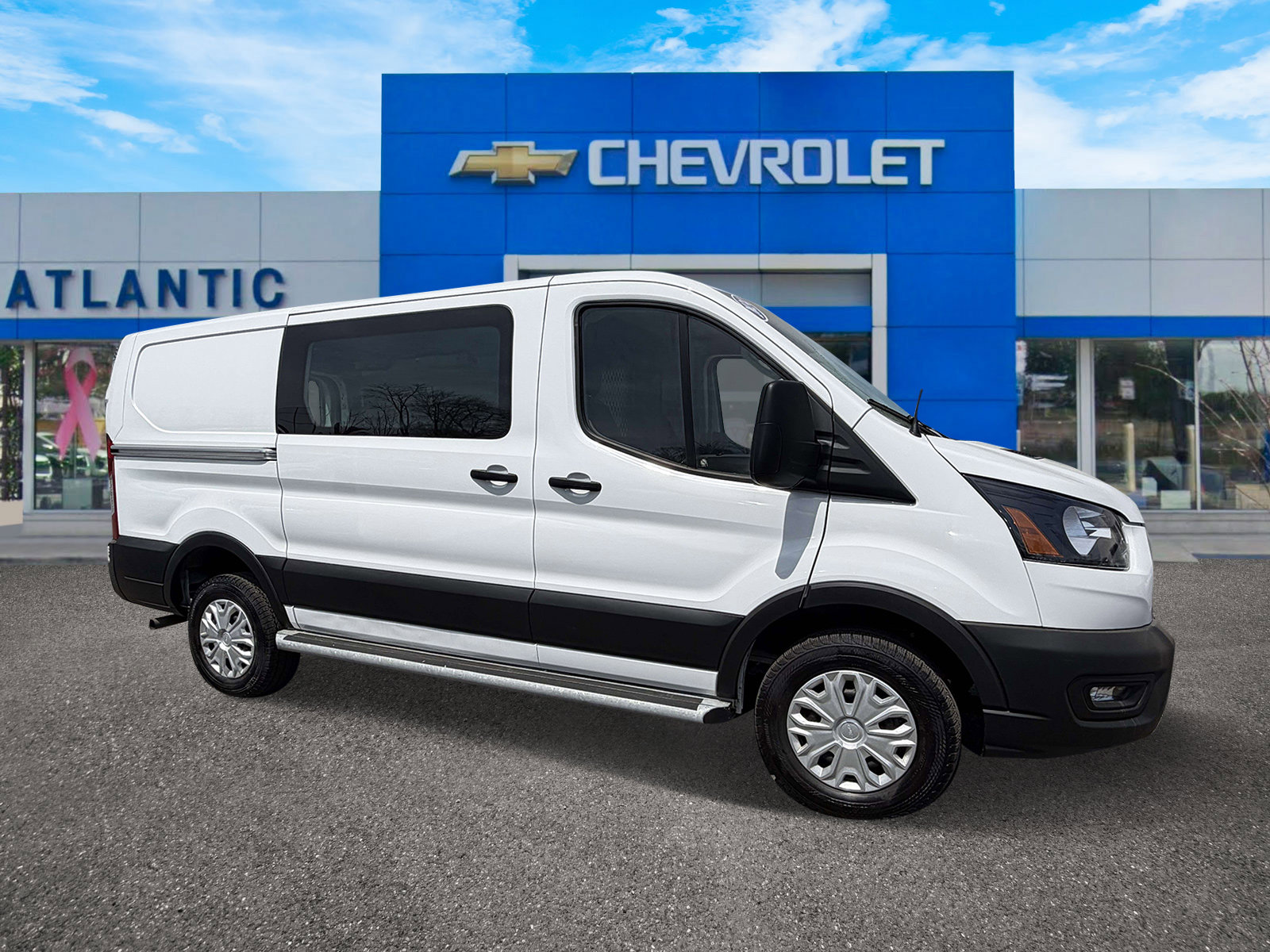 Used 2024 Ford Transit 250 Low Roof w/ Exterior Upgrade Package RWD image 5