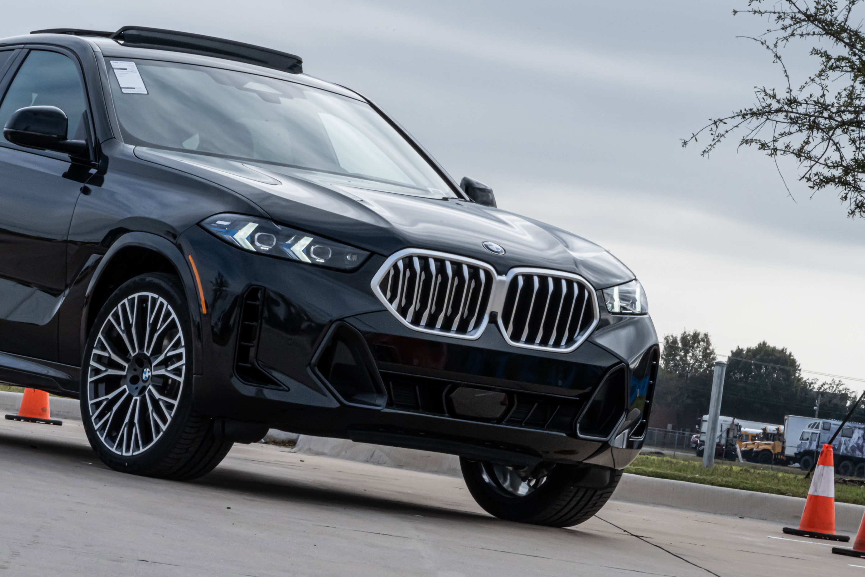 New 2026 BMW X6 xDrive40i w/ Premium Package image 5
