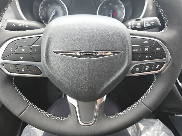 New 2026 Chrysler Pacifica Select image 12