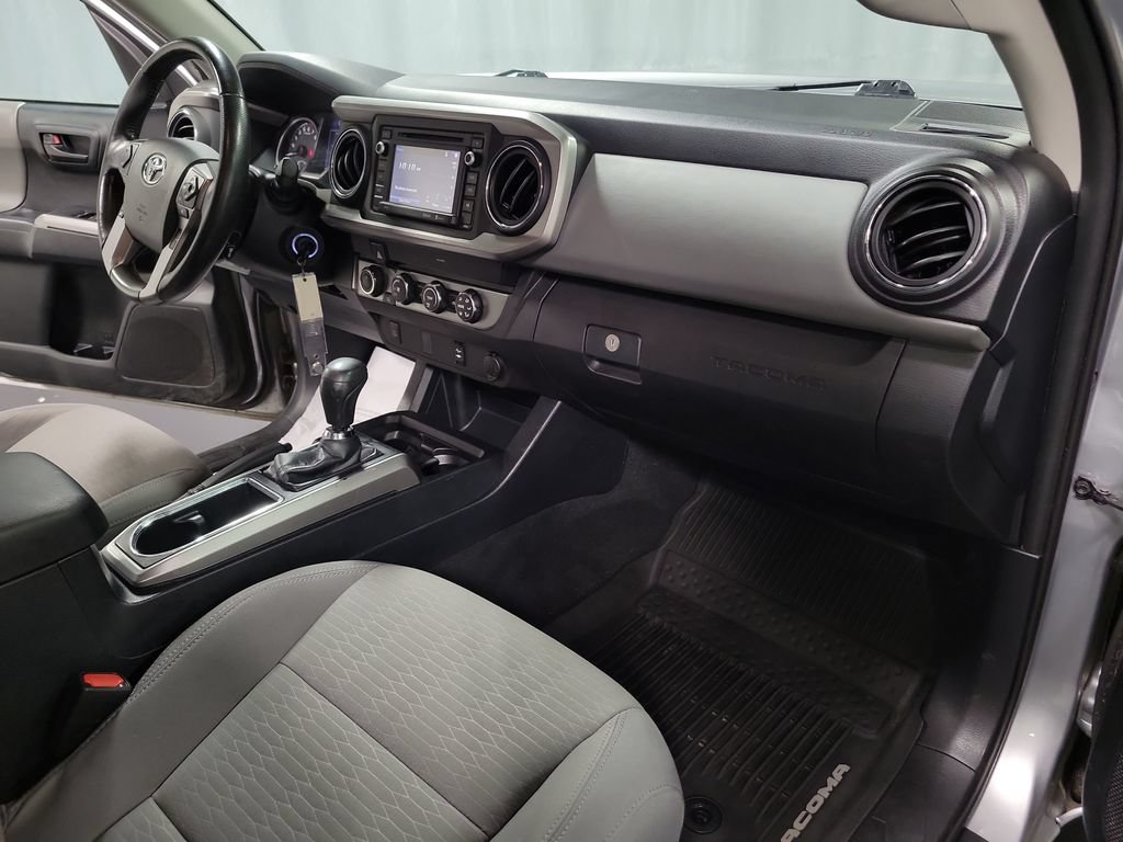 Used 2019 Toyota Tacoma SR5 w/ SR5 Appearance Package (SM) AWD/4WD image 23