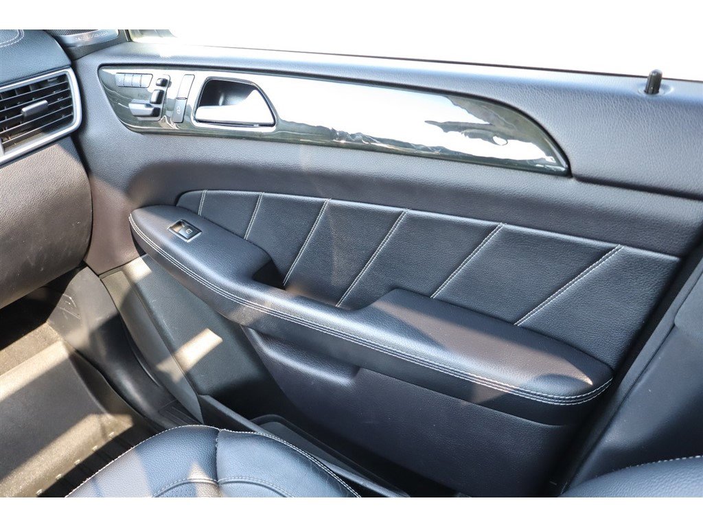 Used 2016 Mercedes-Benz GL 450 4MATIC image 23