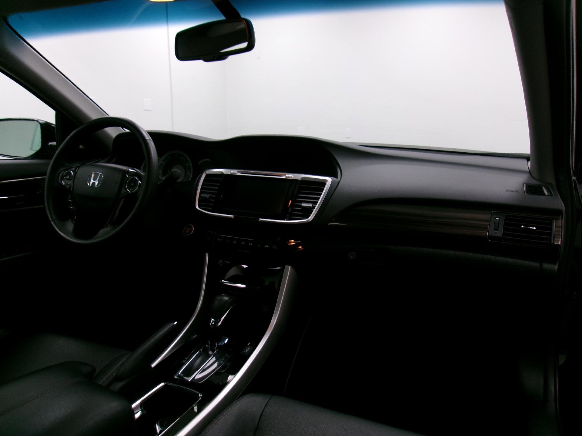 Used 2017 Honda Accord EX-L image 4