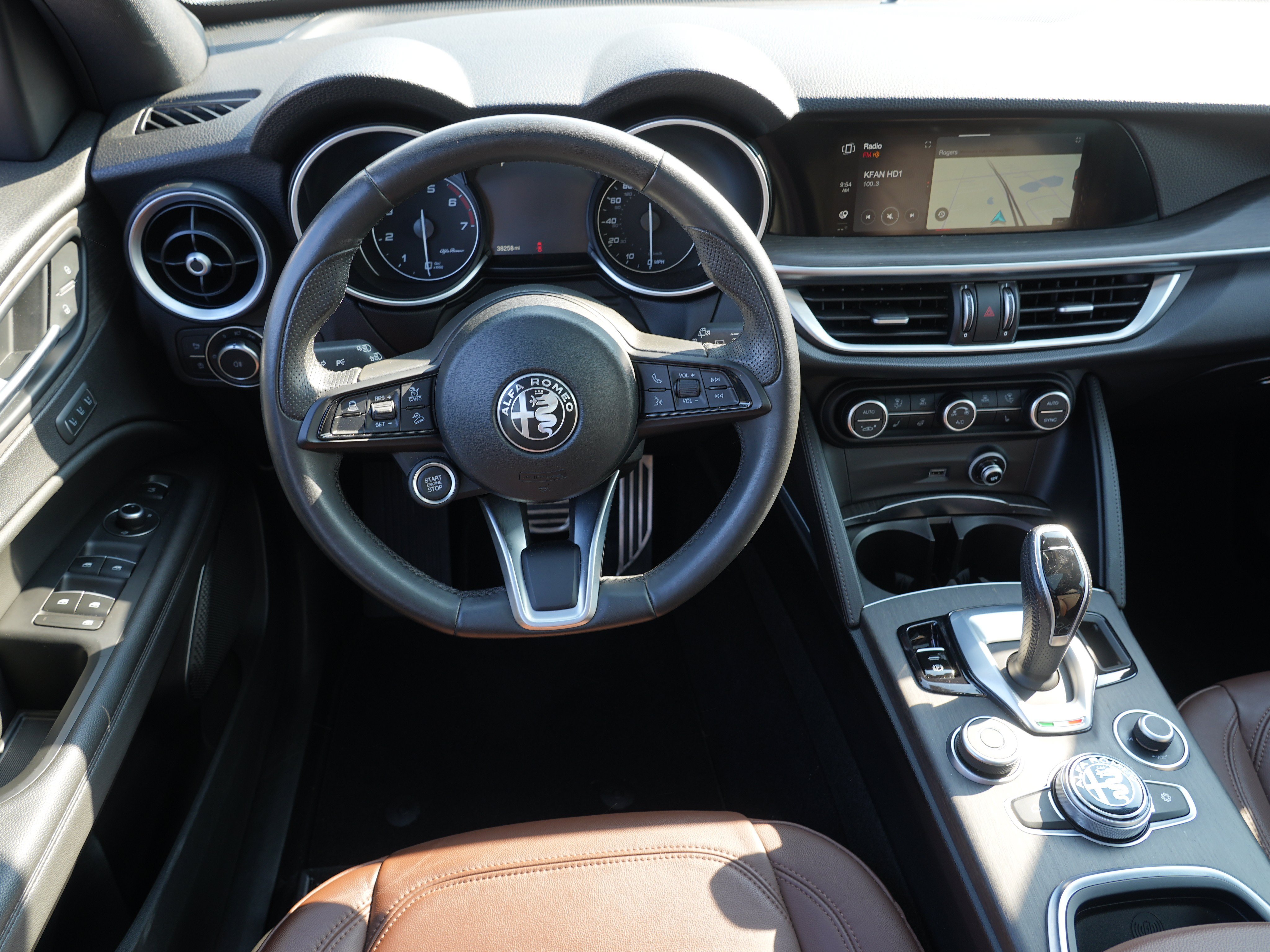 Used 2023 Alfa Romeo Stelvio Ti AWD/4WD image 21