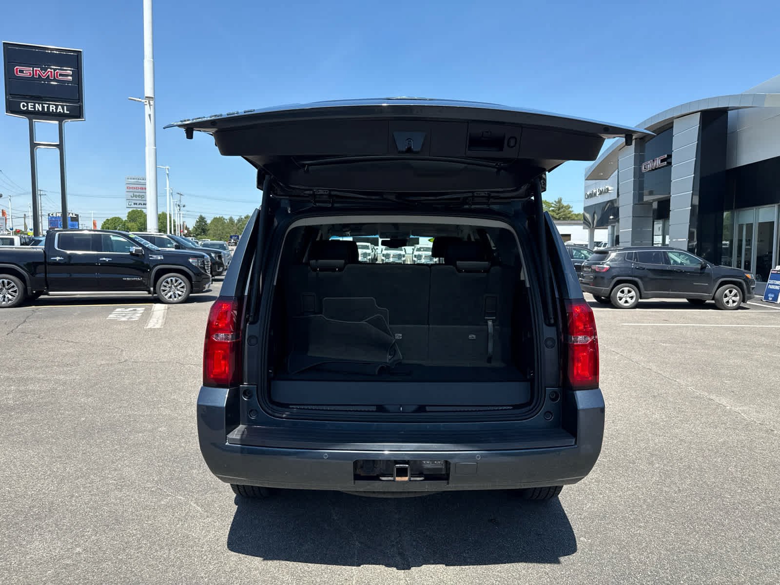 Used 2019 Chevrolet Tahoe LT AWD/4WD image 10