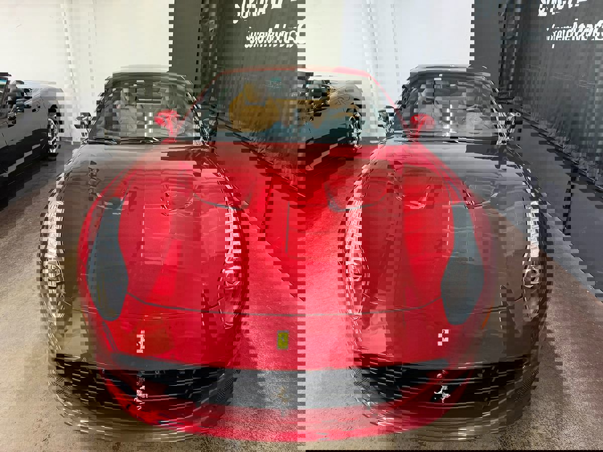 Used 2017 Ferrari California T image 15