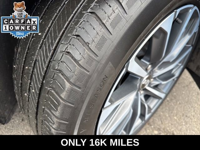 Used 2024 Cadillac Lyriq Sport image 9