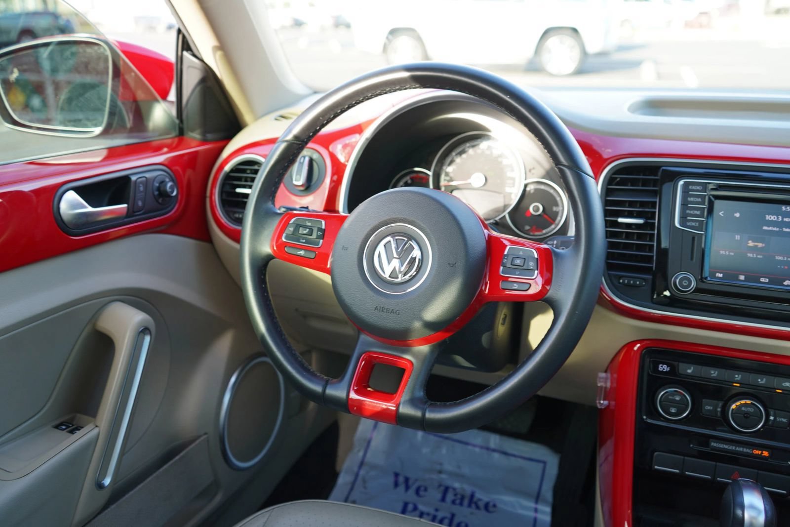 Used 2019 Volkswagen Beetle 2.0T SE FWD image 18
