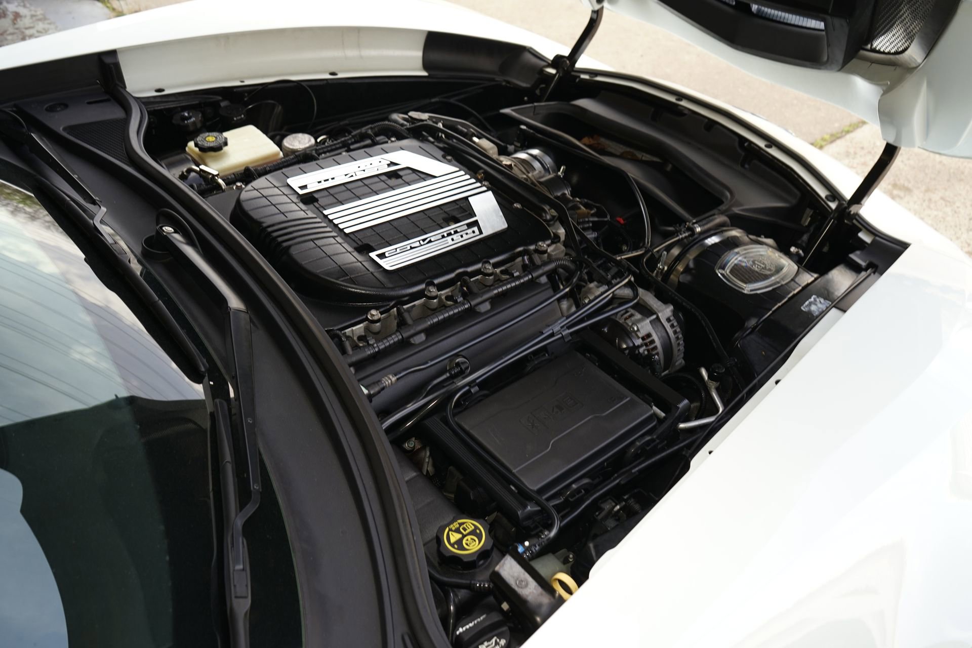 Used 2015 Chevrolet Corvette Z06 w/ 3LZ Preferred Equipment Group RWD image 30