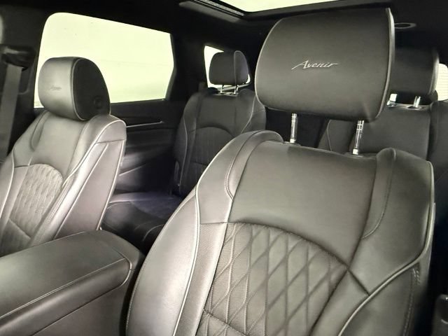 Used 2022 Buick Enclave Avenir FWD image 32