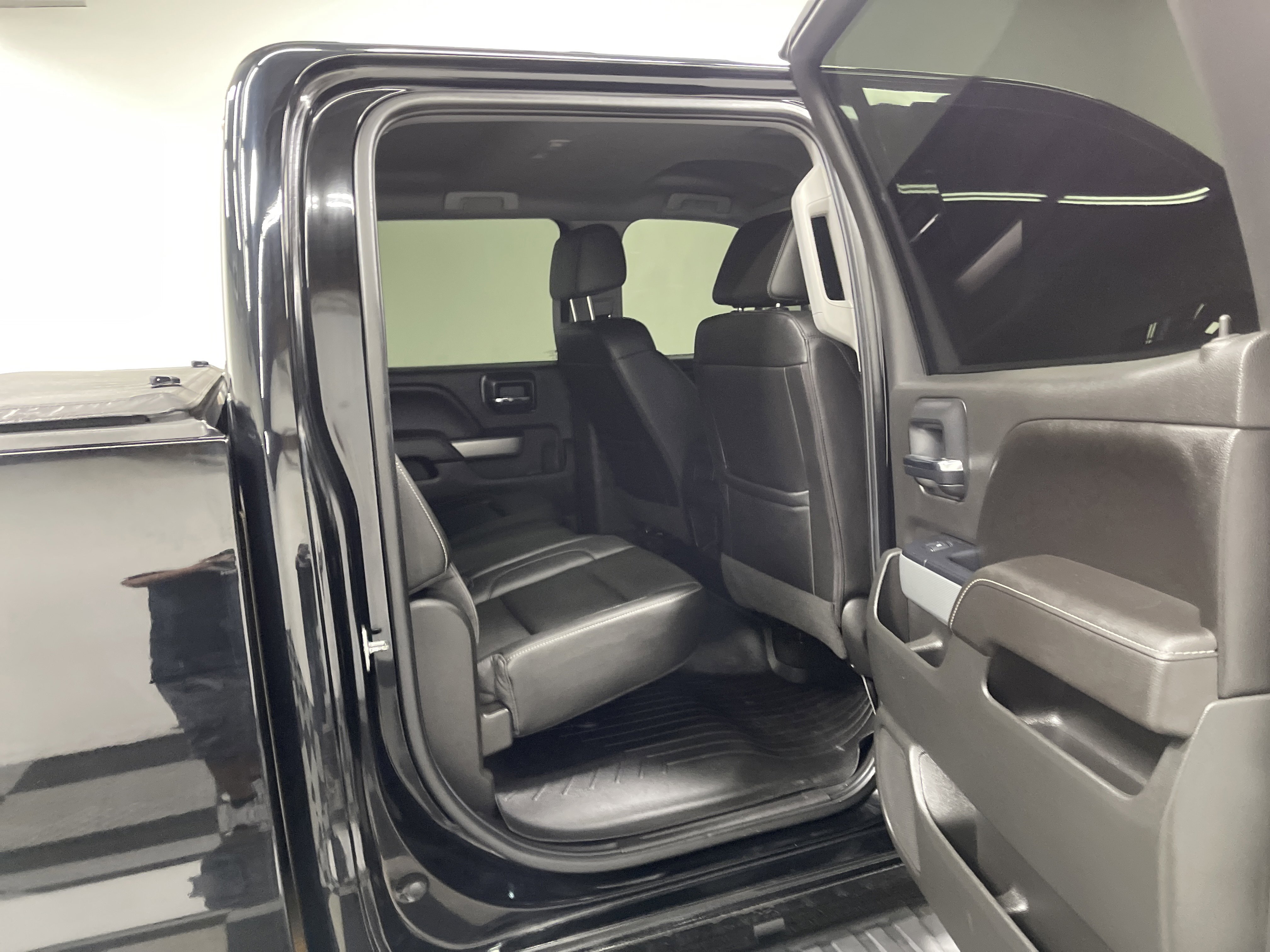 Used 2017 Chevrolet Silverado 1500 LTZ Z71 w/ LTZ Plus Package image 19