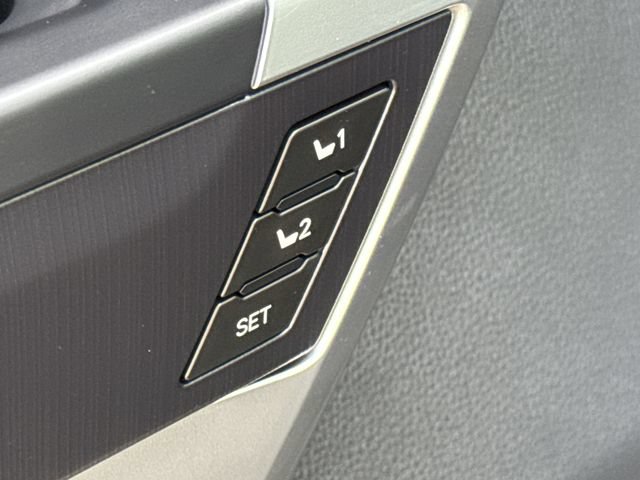 Used 2024 Toyota Sequoia Platinum AWD/4WD image 23