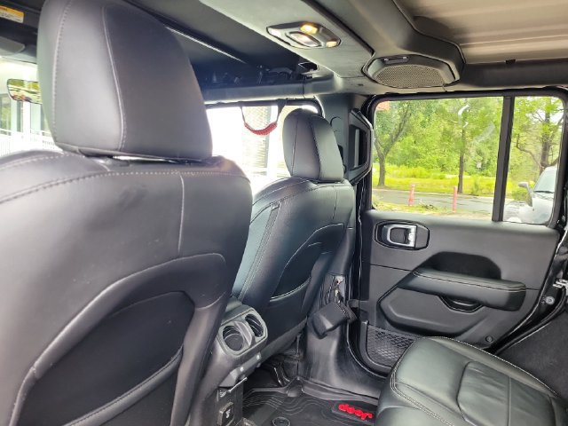 Used 2019 Jeep Wrangler Unlimited Sahara w/ Uconnect 4C Nav & Sound Group AWD/4WD image 12