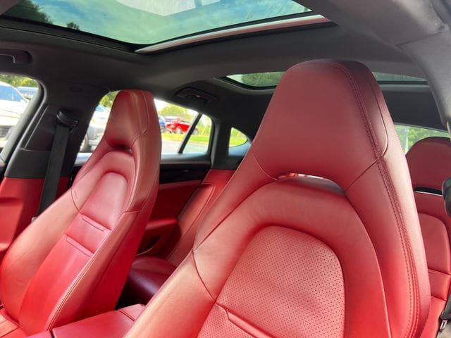 Used 2017 Porsche Panamera RWD image 13