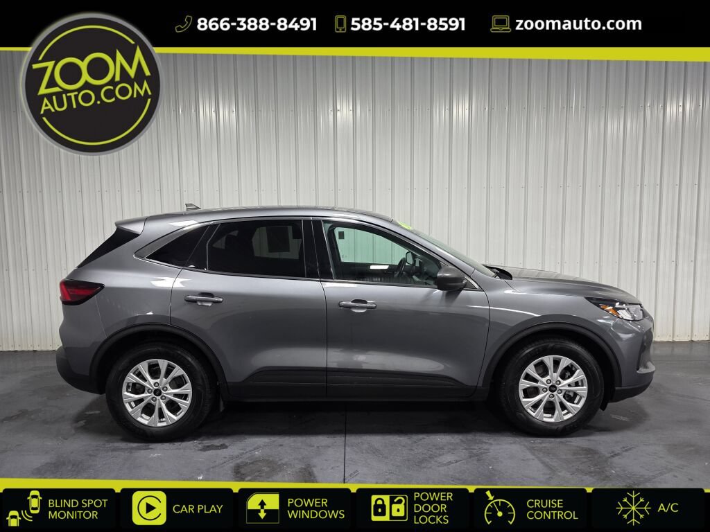 Used 2023 Ford Escape Active w/ Tech Pack #1 FWD image 1