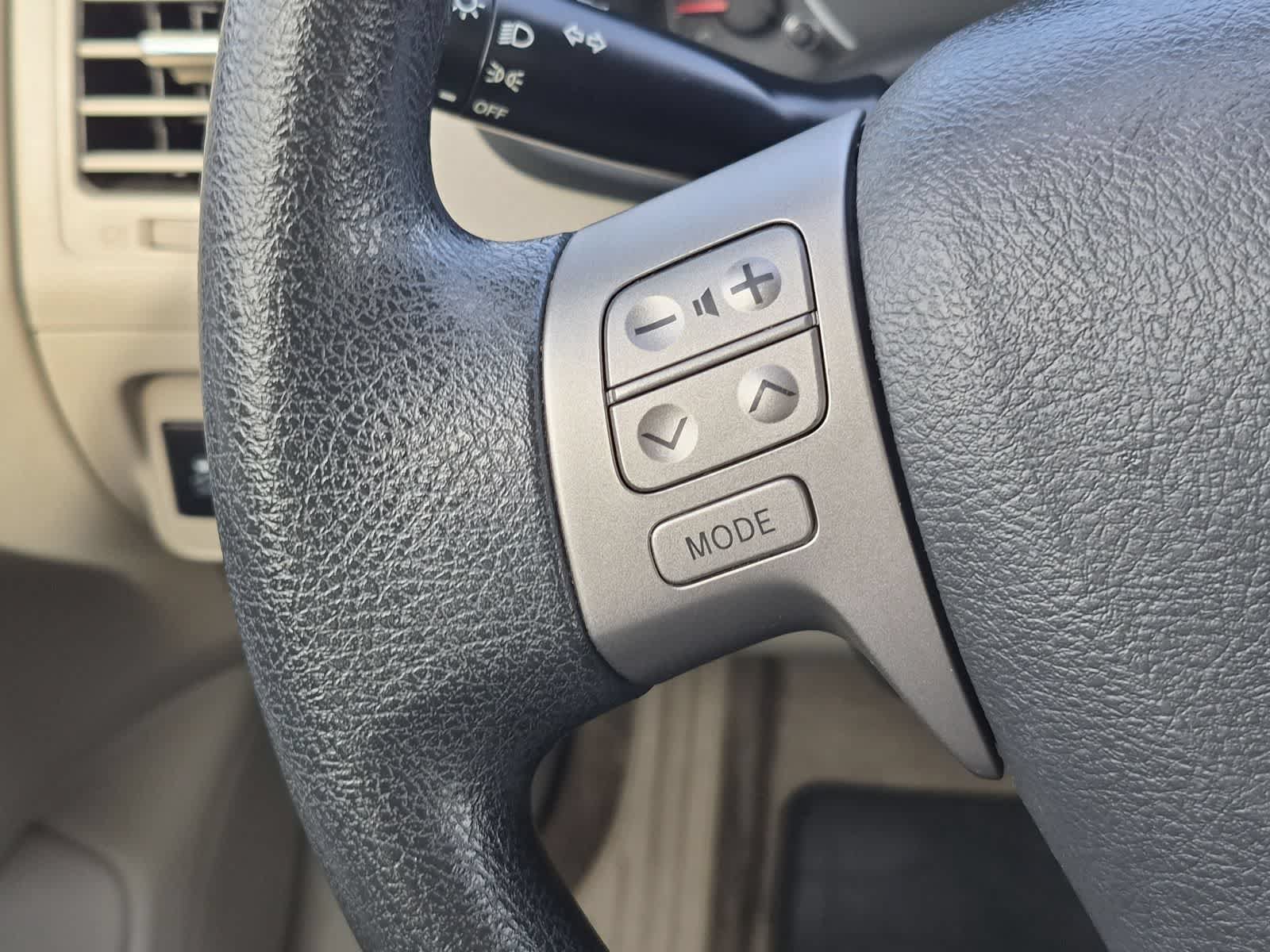 Used 2013 Toyota Corolla LE FWD image 23