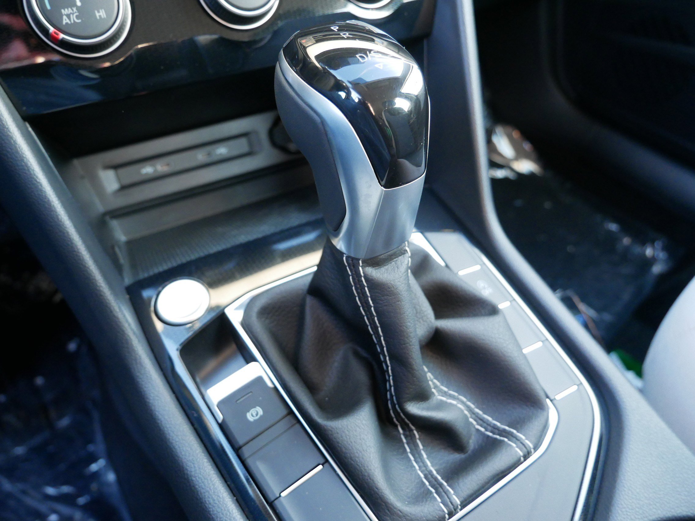 New 2026 Volkswagen Taos S image 9