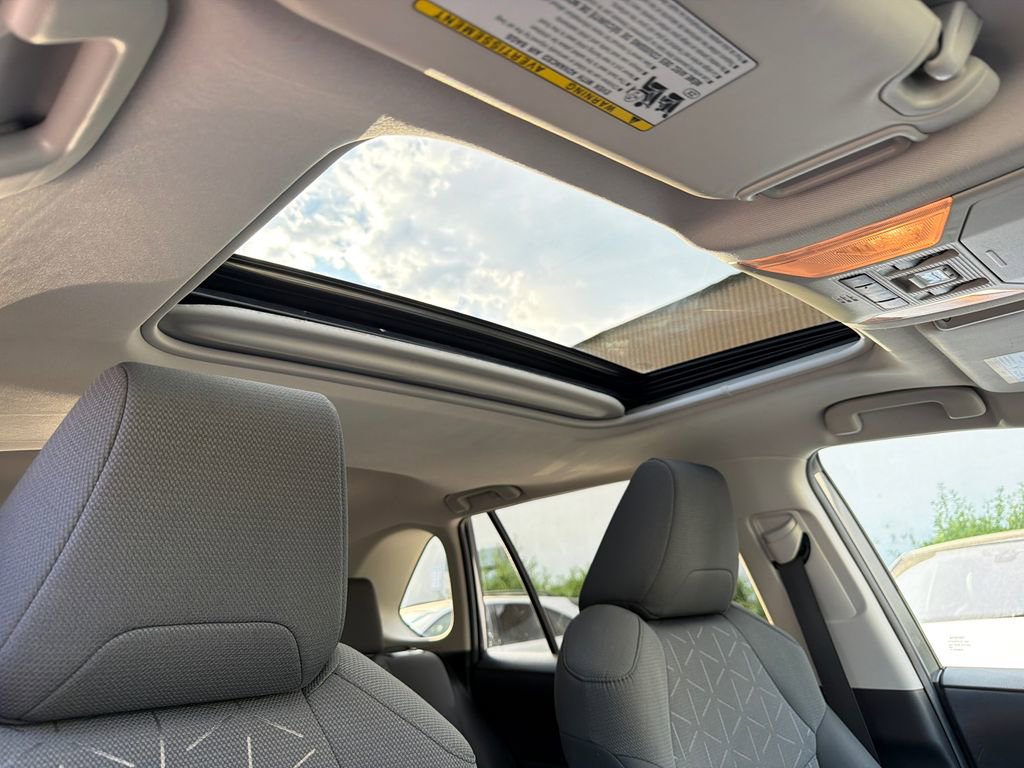 Used 2020 Toyota RAV4 XLE w/ Convenience Package image 13