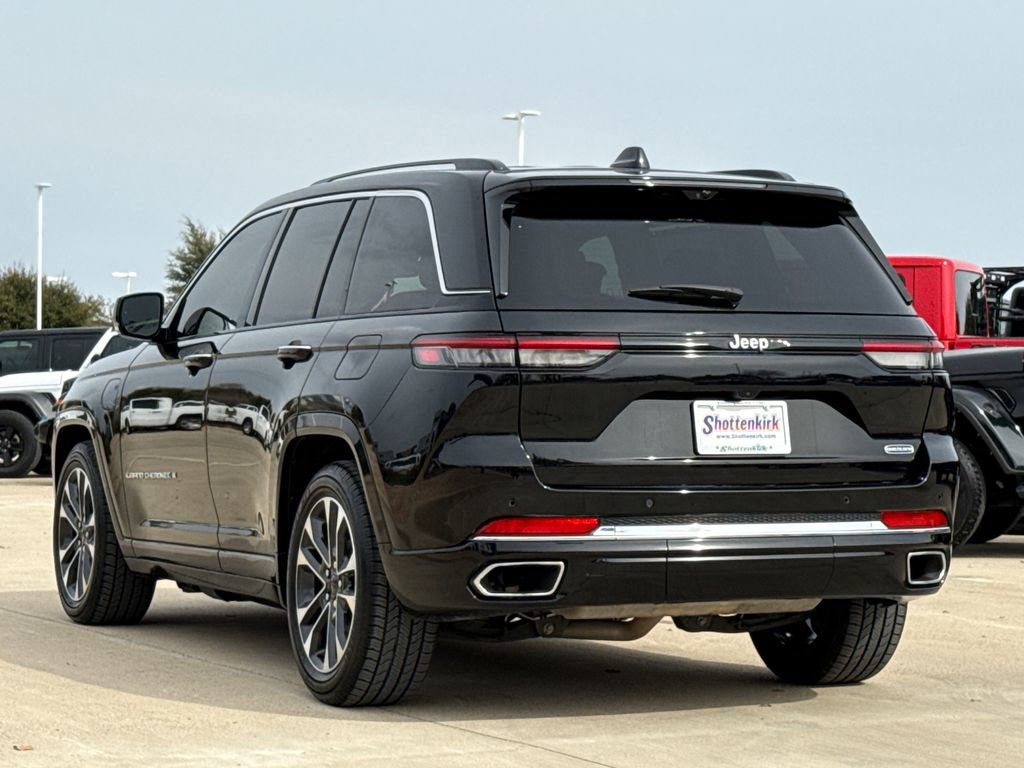 Used 2022 Jeep Grand Cherokee Overland w/ Luxury Tech Group IV AWD/4WD image 7