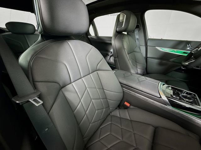 Used 2025 BMW 760i xDrive AWD/4WD image 29