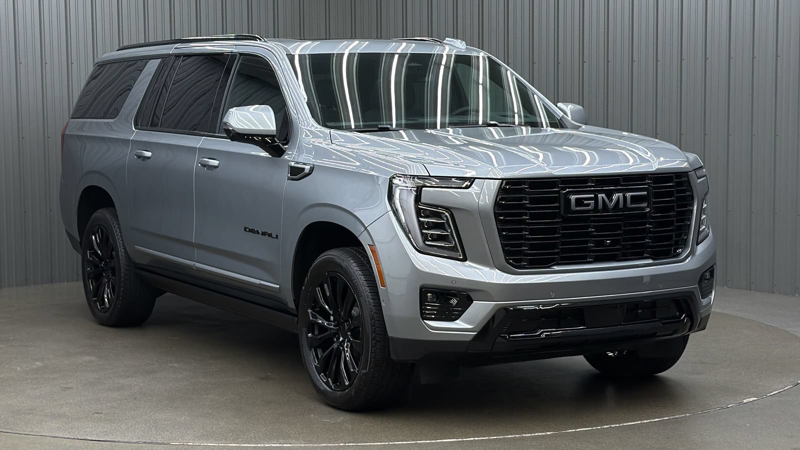 Used 2025 GMC Yukon XL Denali w/ Sun & Power Step Package AWD/4WD image 7