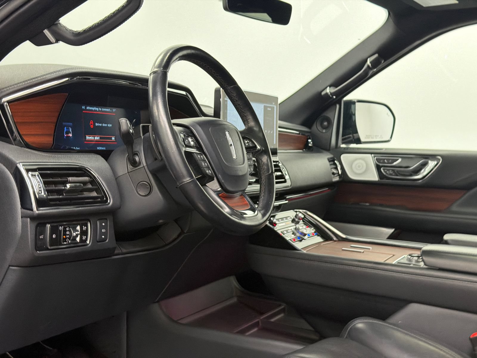 Certified 2023 Lincoln Navigator Reserve AWD/4WD image 18