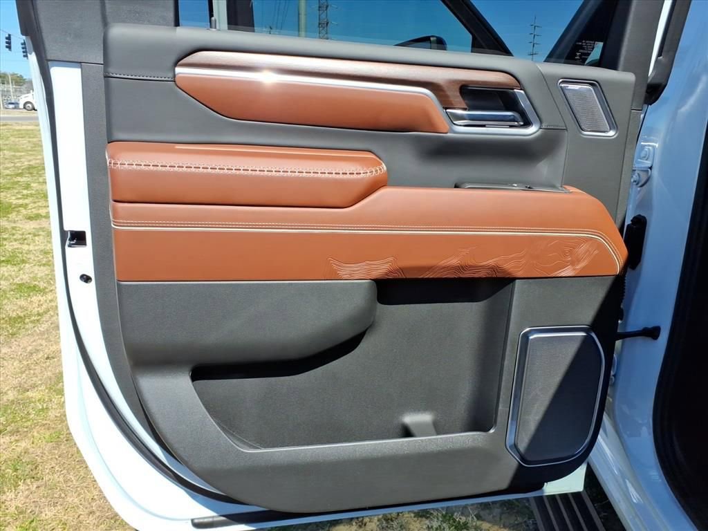New 2026 GMC Sierra 3500 Denali Ultimate image 18
