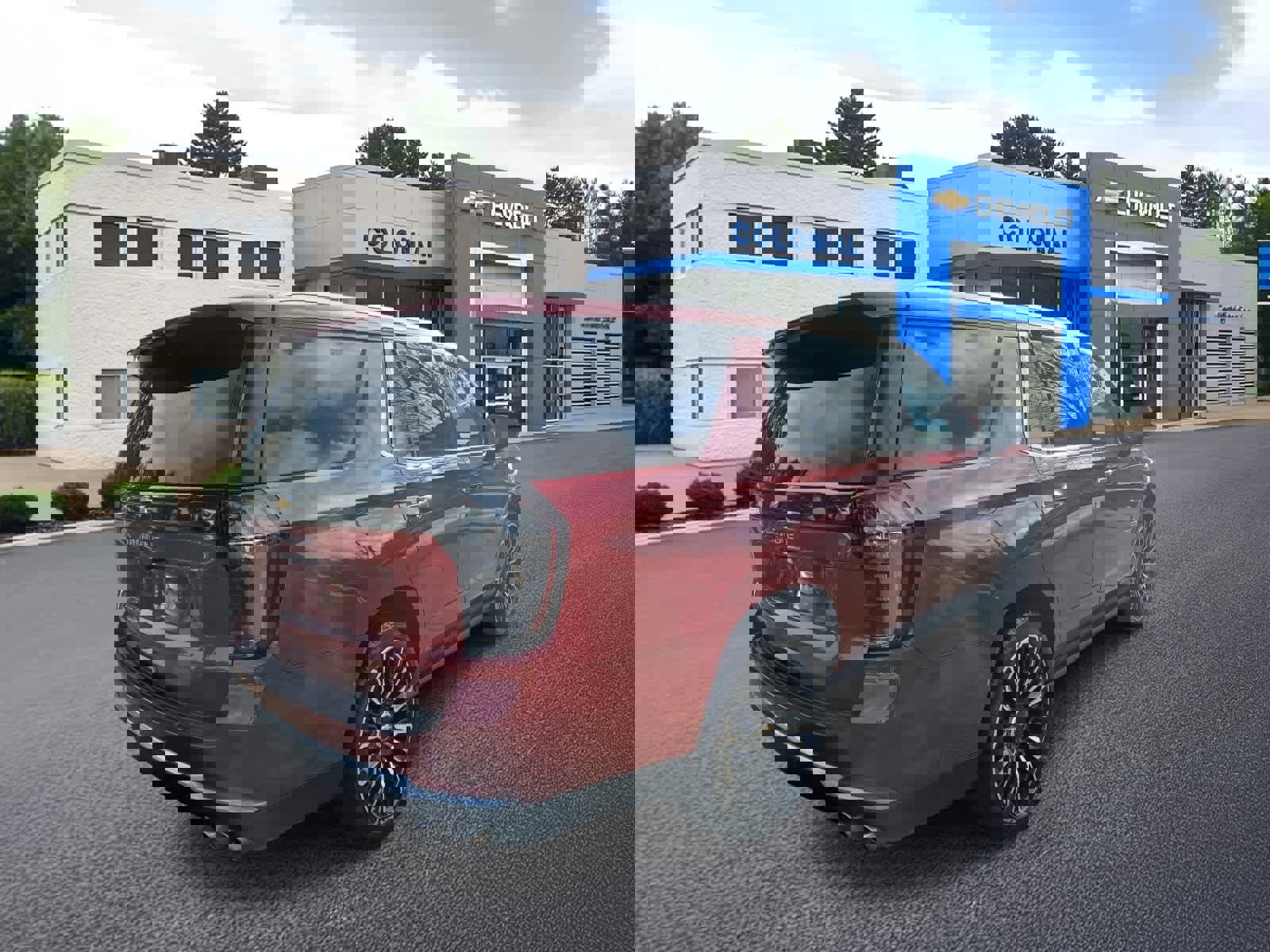 Used 2025 Chevrolet Tahoe High Country image 4