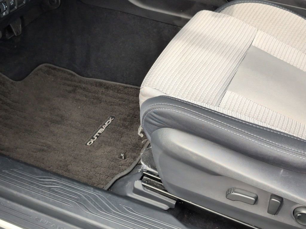 Used 2025 Subaru Outback Premium image 14