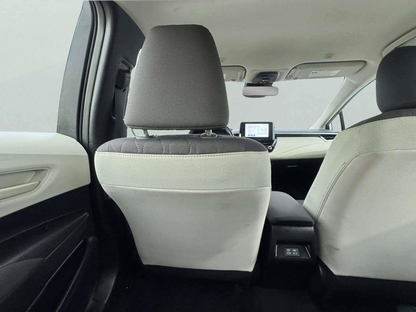 Used 2025 Toyota Corolla LE FWD image 43