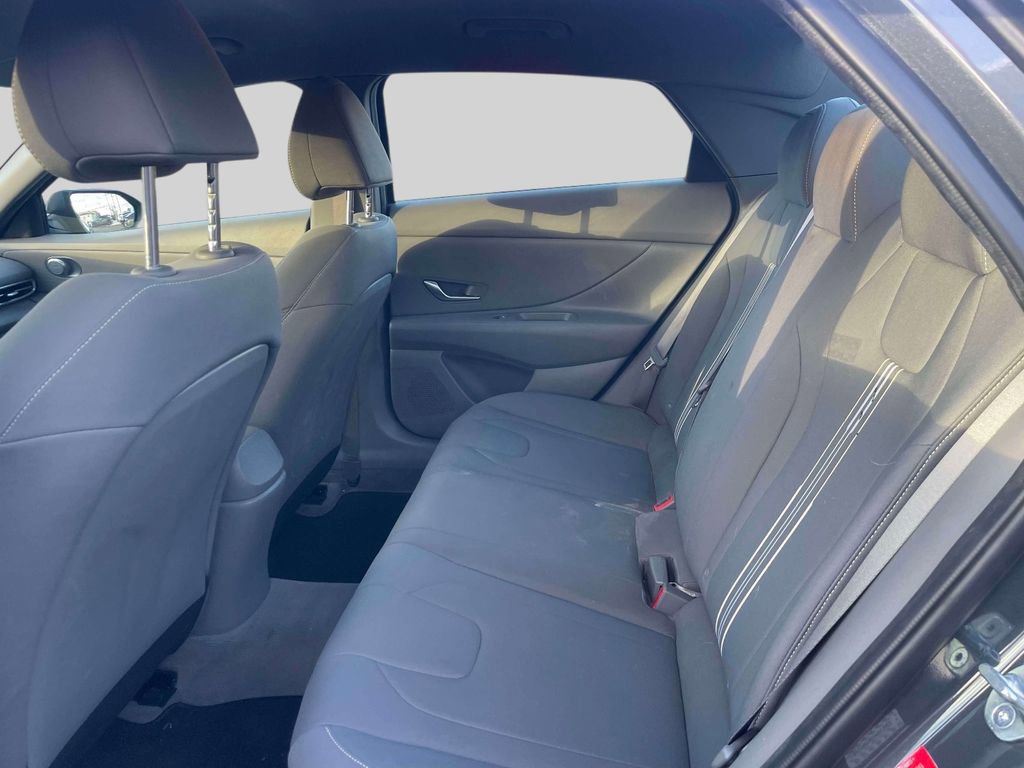Used 2023 Hyundai Elantra SEL image 11